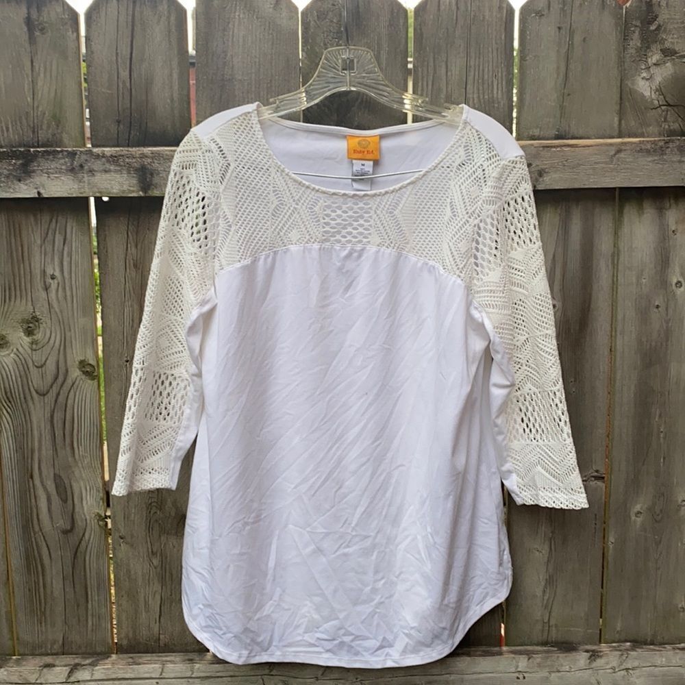 Ruby Rd. Crotchet sleeve top sz. M